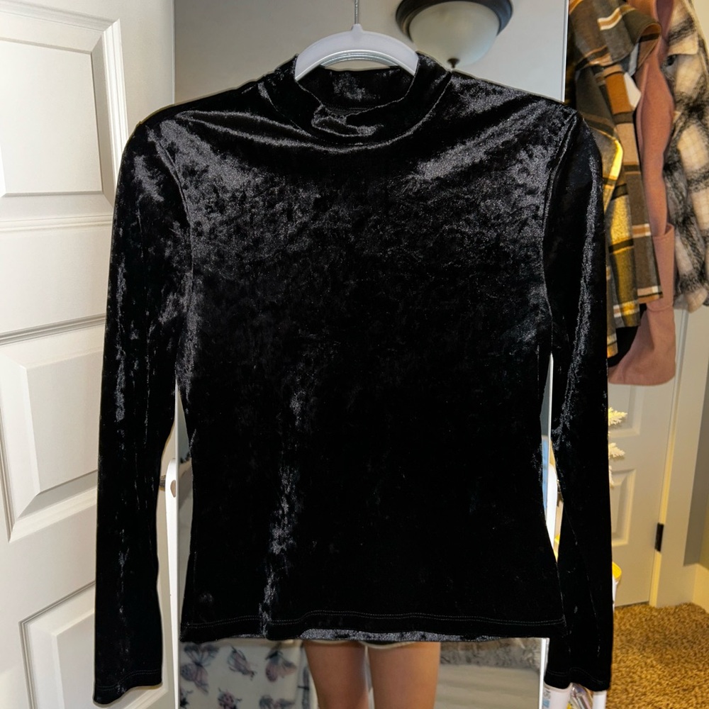 H&M Black Velvet long sleeve top - Picture 3 of 5